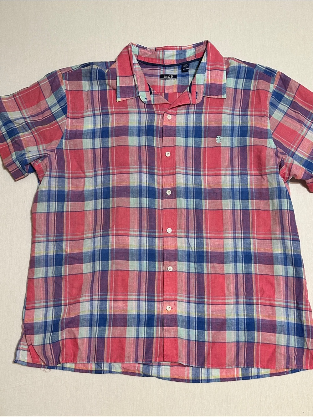 IZOD Men’s Red Plaid Short-Sleeve Button-Up Shirt